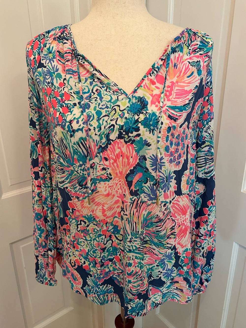 LILLY PULITZER Willa Top Indigo Gypsea Print Sz M Long Sleeve Blouse Coastal
